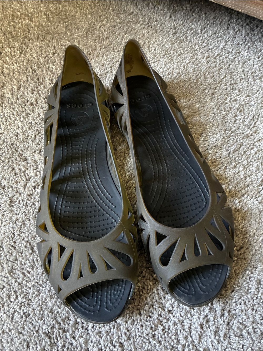 Crocs Women's Olive Peep-Toe Casual Flats